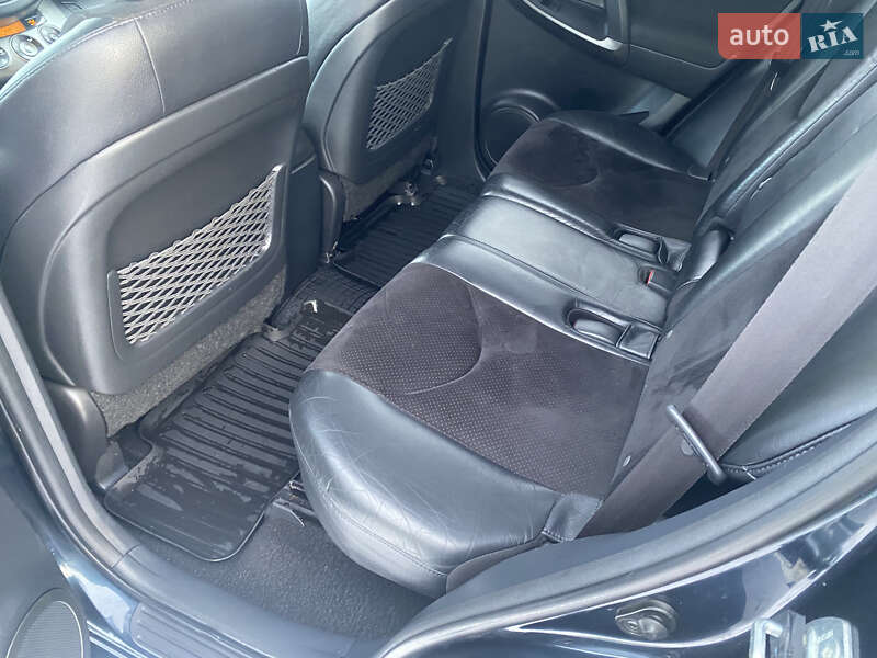 Позашляховик / Кросовер Toyota RAV4 2010 в Києві