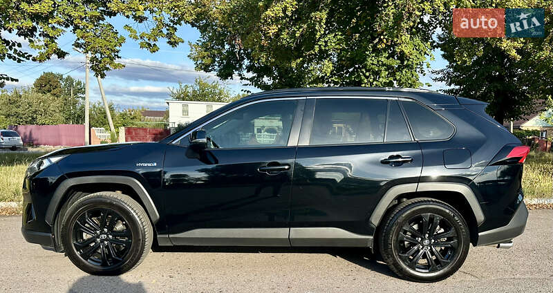 Позашляховик / Кросовер Toyota RAV4 2019 в Чернігові