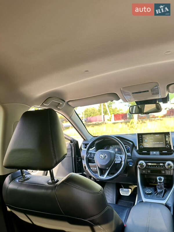 Позашляховик / Кросовер Toyota RAV4 2019 в Чернігові