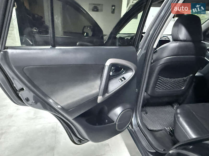 Внедорожник / Кроссовер Toyota RAV4 2007 в Одессе