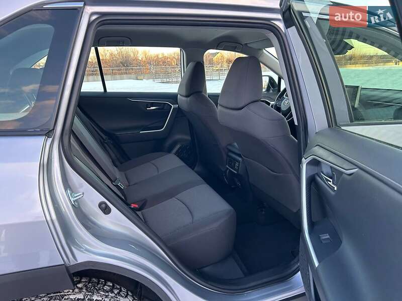 Внедорожник / Кроссовер Toyota RAV4 2020 в Киеве фото 9 Внедорожник / Кроссовер Toyota RAV4 2020 в Киеве