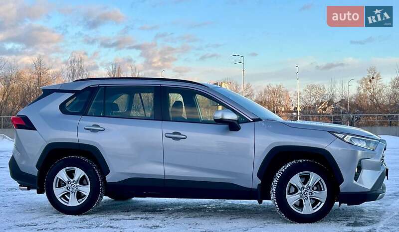 Внедорожник / Кроссовер Toyota RAV4 2020 в Киеве фото 12 Внедорожник / Кроссовер Toyota RAV4 2020 в Киеве