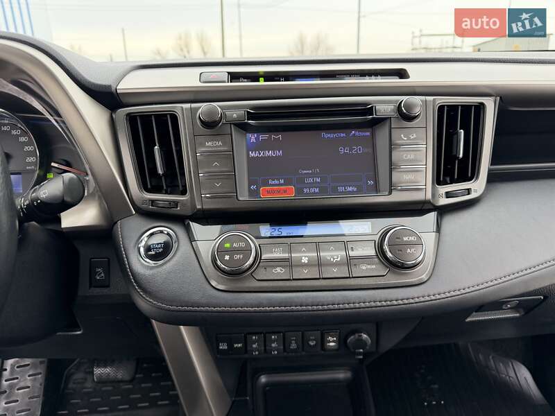 Позашляховик / Кросовер Toyota RAV4 2013 в Києві