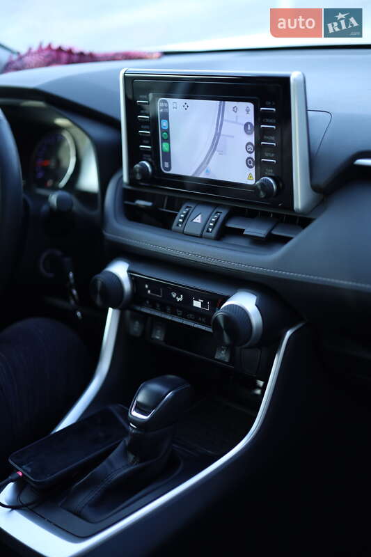 Внедорожник / Кроссовер Toyota RAV4 2019 в Запорожье