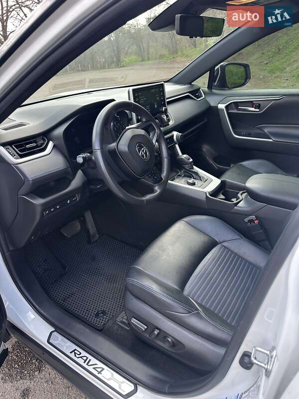 Позашляховик / Кросовер Toyota RAV4 2021 в Одесі
