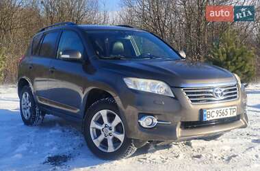 Позашляховик / Кросовер Toyota RAV4 2010 в Львові