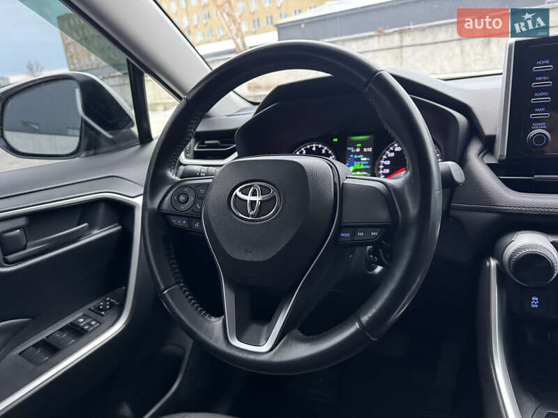Внедорожник / Кроссовер Toyota RAV4 2019 в Киеве