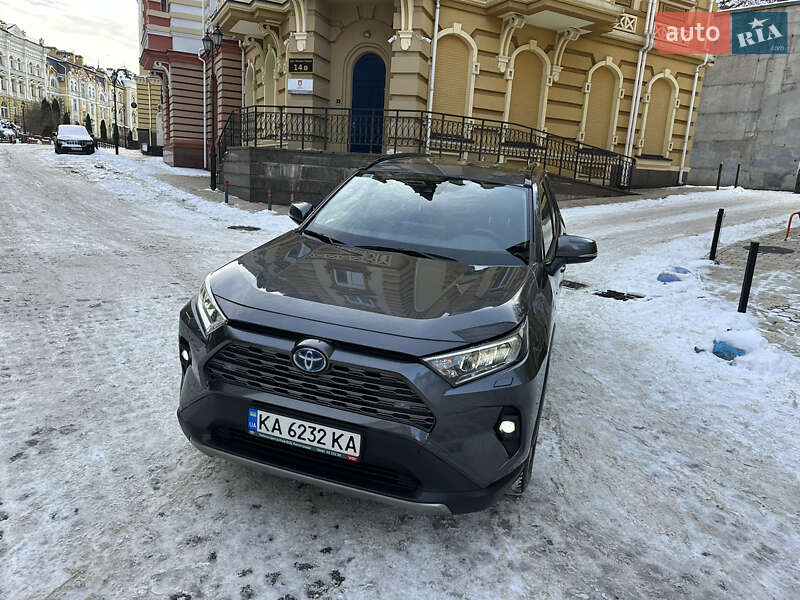 Внедорожник / Кроссовер Toyota RAV4 2023 в Киеве