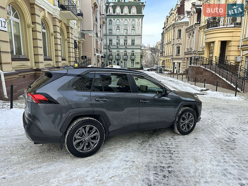 Внедорожник / Кроссовер Toyota RAV4 2023 в Киеве