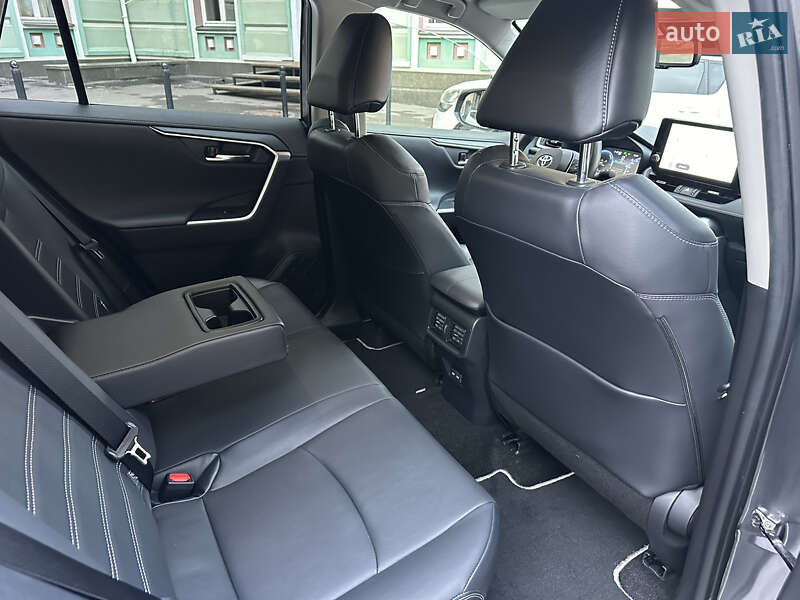 Внедорожник / Кроссовер Toyota RAV4 2023 в Киеве