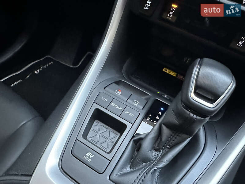 Внедорожник / Кроссовер Toyota RAV4 2023 в Киеве