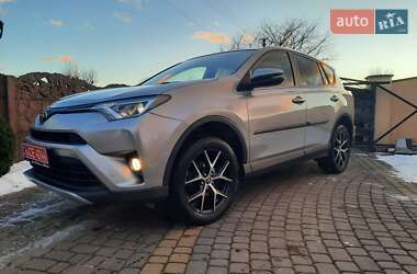 Внедорожник / Кроссовер Toyota RAV4 2017 в Стрые