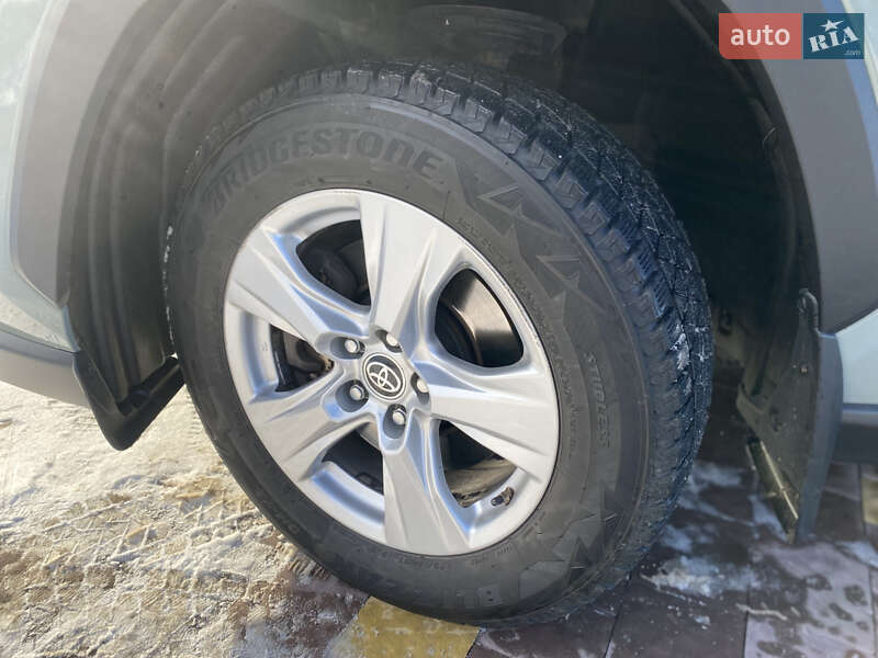 Позашляховик / Кросовер Toyota RAV4 2020 в Львові фото 5 Позашляховик / Кросовер Toyota RAV4 2020 в Львові