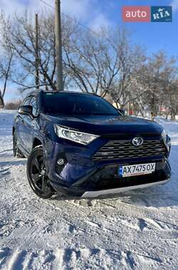 Внедорожник / Кроссовер Toyota RAV4 2018 в Харькове