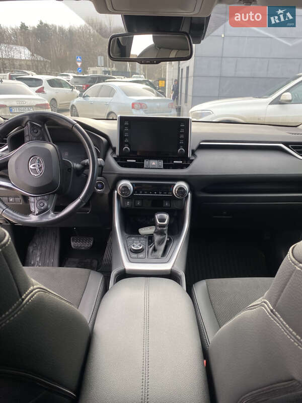 Позашляховик / Кросовер Toyota RAV4 2020 в Львові фото 17 Позашляховик / Кросовер Toyota RAV4 2020 в Львові
