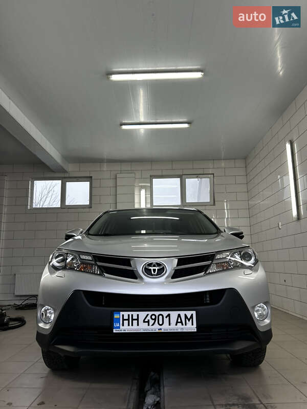 Внедорожник / Кроссовер Toyota RAV4 2013 в Раздельной