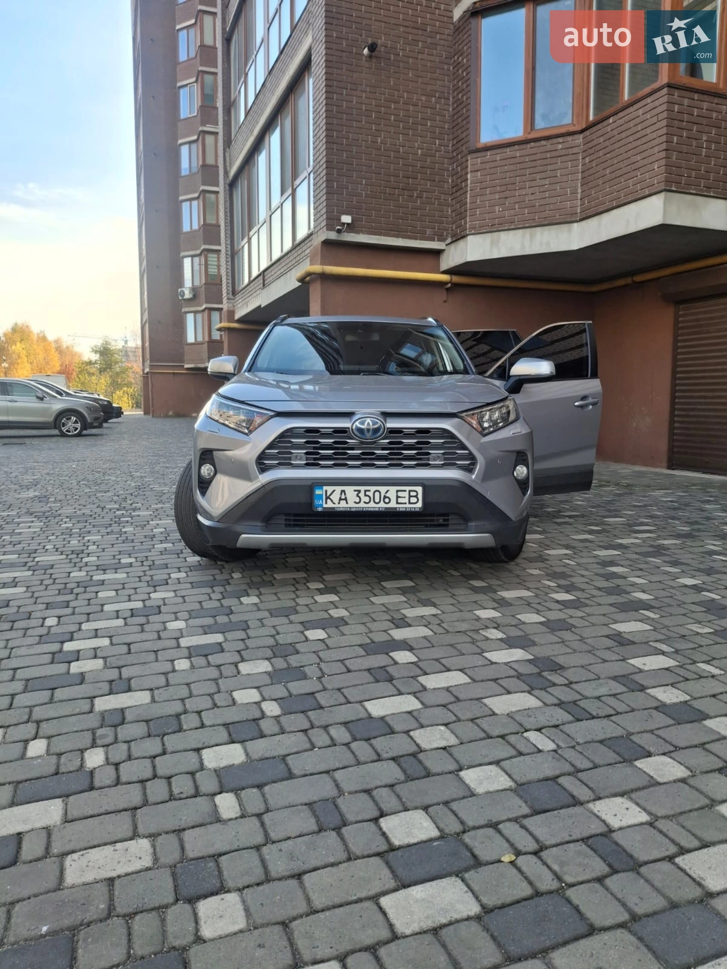 2021 Toyota RAV 4 - фото 1