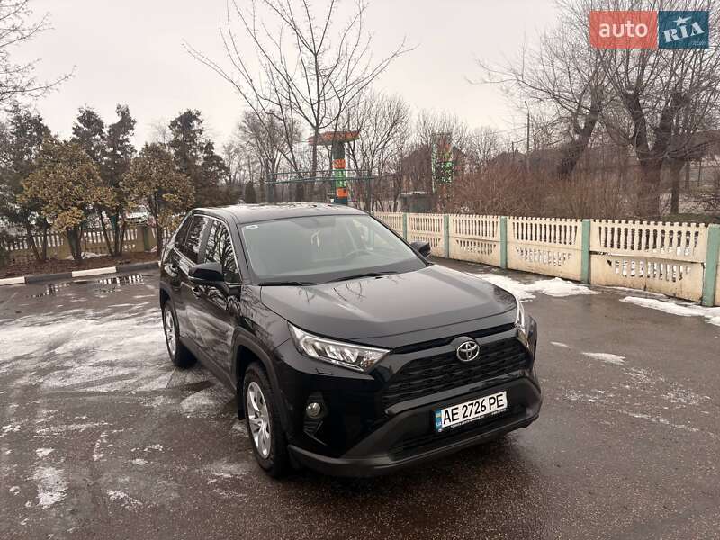 Позашляховик / Кросовер Toyota RAV4 2021 в Кривому Розі