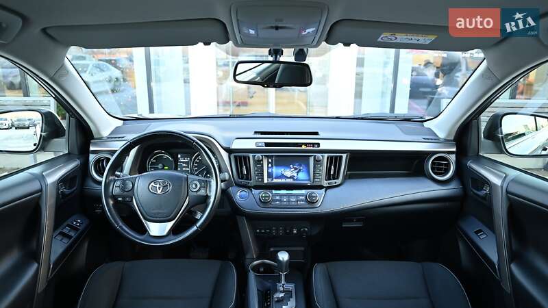 Позашляховик / Кросовер Toyota RAV4 2017 в Києві