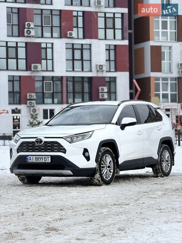 Позашляховик / Кросовер Toyota RAV4 2020 в Києві