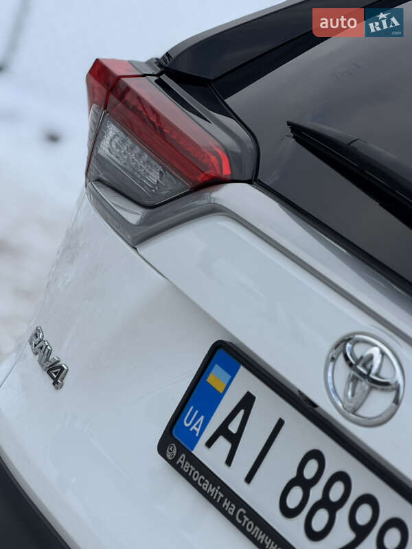 Позашляховик / Кросовер Toyota RAV4 2020 в Києві