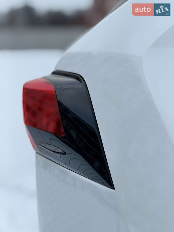 Позашляховик / Кросовер Toyota RAV4 2020 в Києві