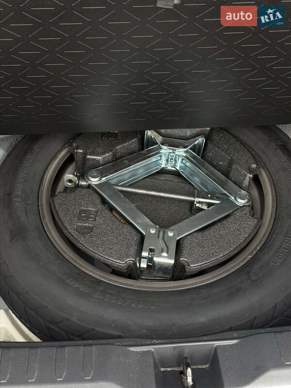 Позашляховик / Кросовер Toyota RAV4 2020 в Києві