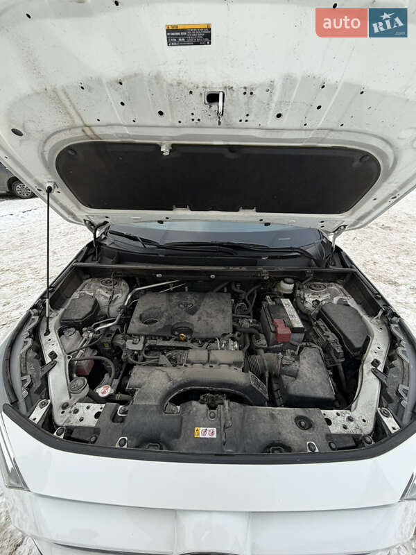 Позашляховик / Кросовер Toyota RAV4 2020 в Києві