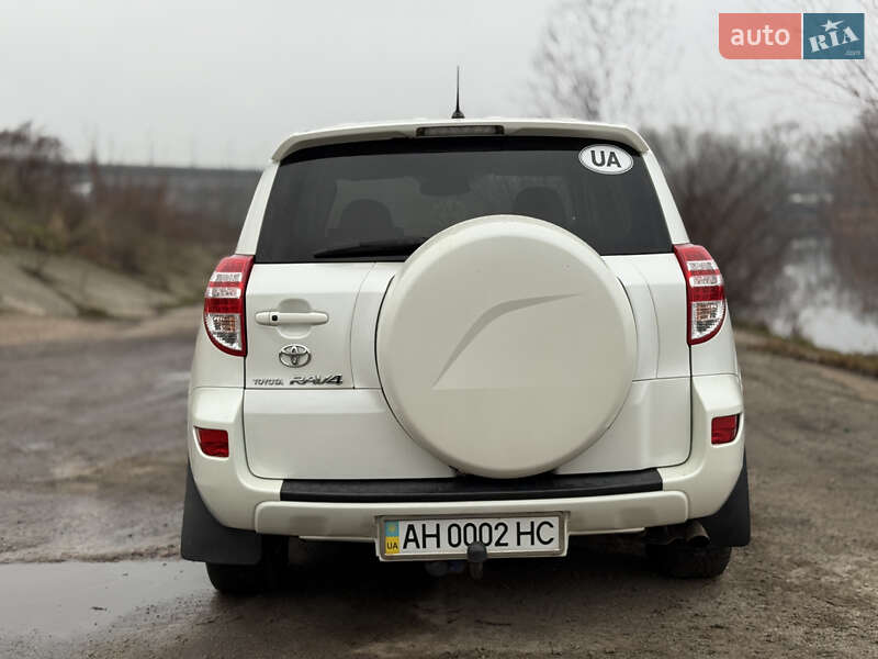 Позашляховик / Кросовер Toyota RAV4 2011 в Києві