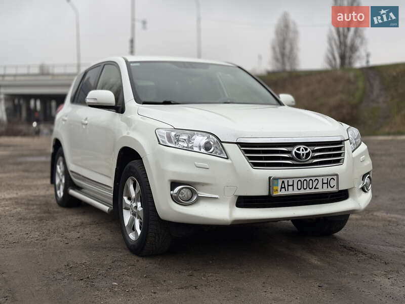 Позашляховик / Кросовер Toyota RAV4 2011 в Києві