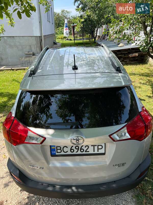 Внедорожник / Кроссовер Toyota RAV4 2015 в Шептицькому