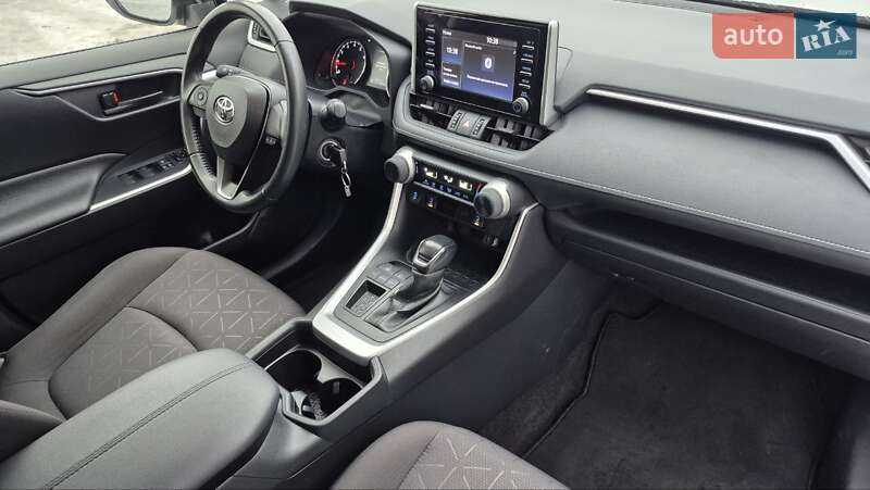 Позашляховик / Кросовер Toyota RAV4 2021 в Черкасах