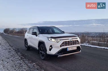Внедорожник / Кроссовер Toyota RAV4 2019 в Хмельницком