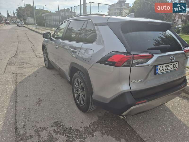 Внедорожник / Кроссовер Toyota RAV4 2023 в Киеве