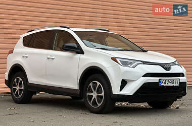 Позашляховик / Кросовер Toyota RAV4 2017 в Києві