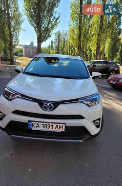 Позашляховик / Кросовер Toyota RAV4 2017 в Києві
