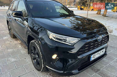 Внедорожник / Кроссовер Toyota RAV4 2020 в Киеве