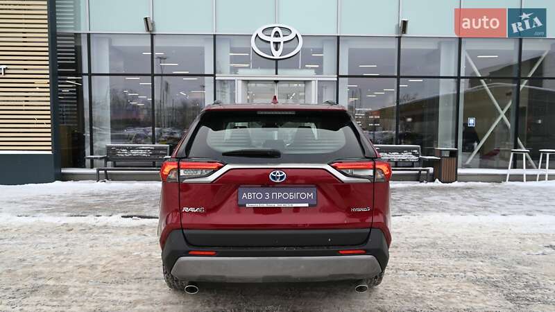 Внедорожник / Кроссовер Toyota RAV4 2020 в Киеве