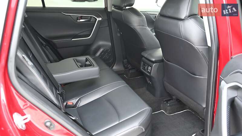 Внедорожник / Кроссовер Toyota RAV4 2020 в Киеве