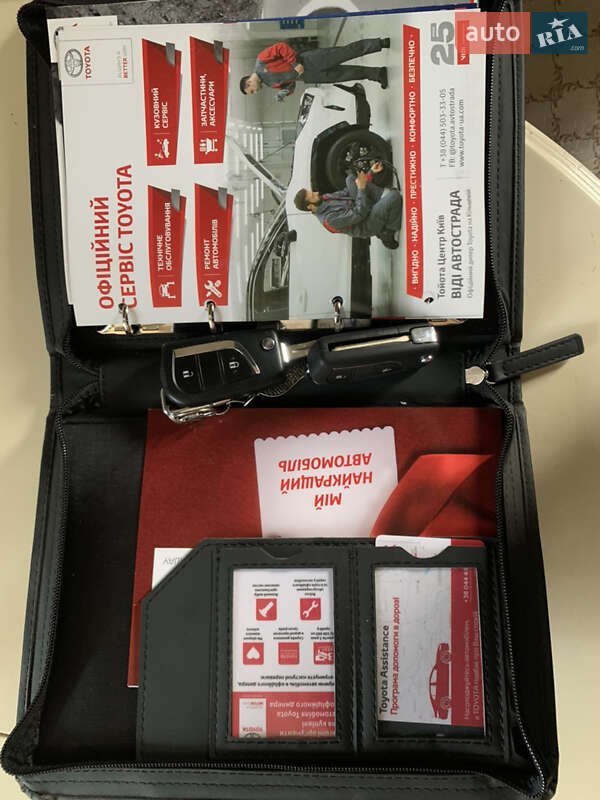 Внедорожник / Кроссовер Toyota RAV4 2019 в Киеве