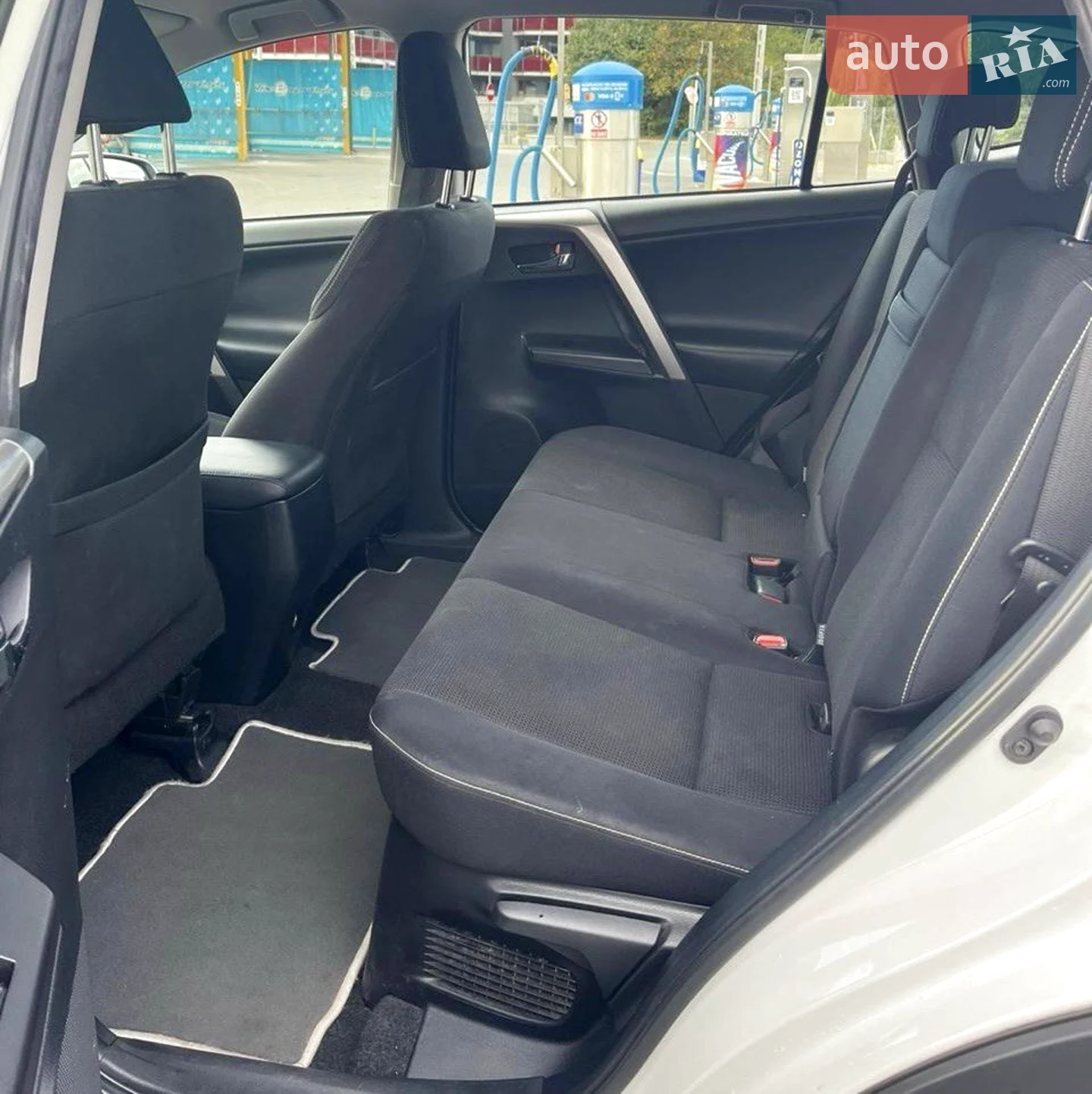 2018 Toyota RAV 4 - мініатюра 9