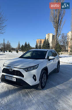 Внедорожник / Кроссовер Toyota RAV4 2023 в Кременчуге