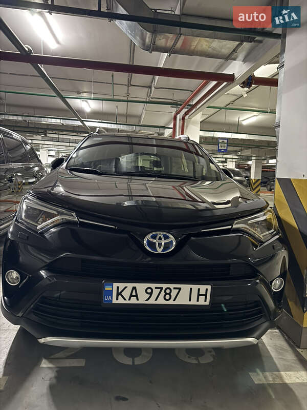 Внедорожник / Кроссовер Toyota RAV4 2017 в Киеве