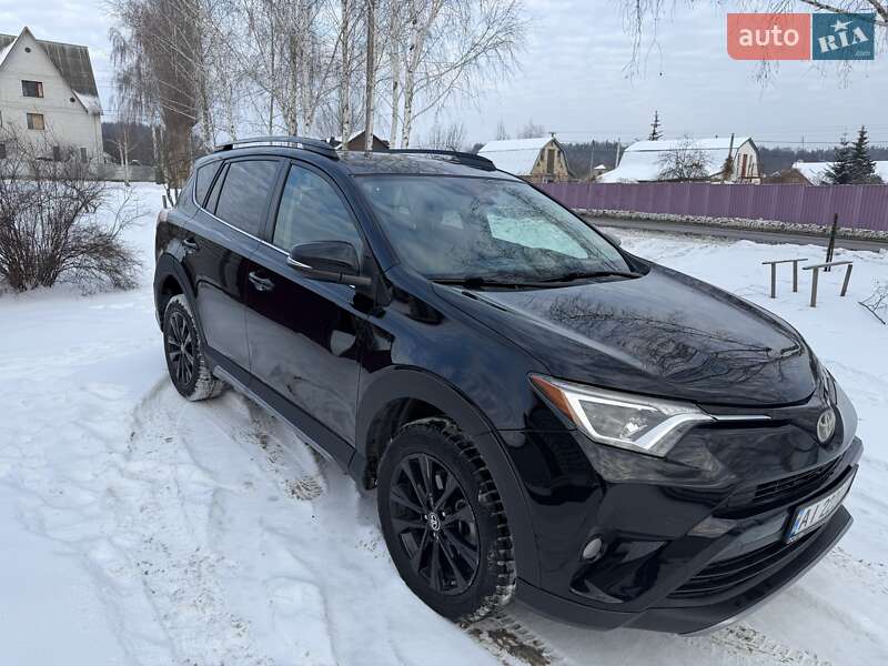 Внедорожник / Кроссовер Toyota RAV4 2018 в Василькове
