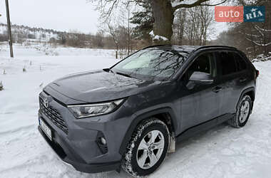 Позашляховик / Кросовер Toyota RAV4 2019 в Львові
