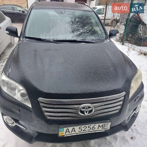 Внедорожник / Кроссовер Toyota RAV4 2011 в Киеве