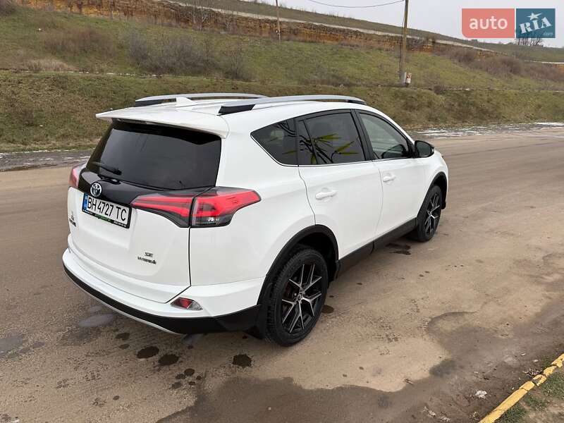 Внедорожник / Кроссовер Toyota RAV4 2017 в Одессе