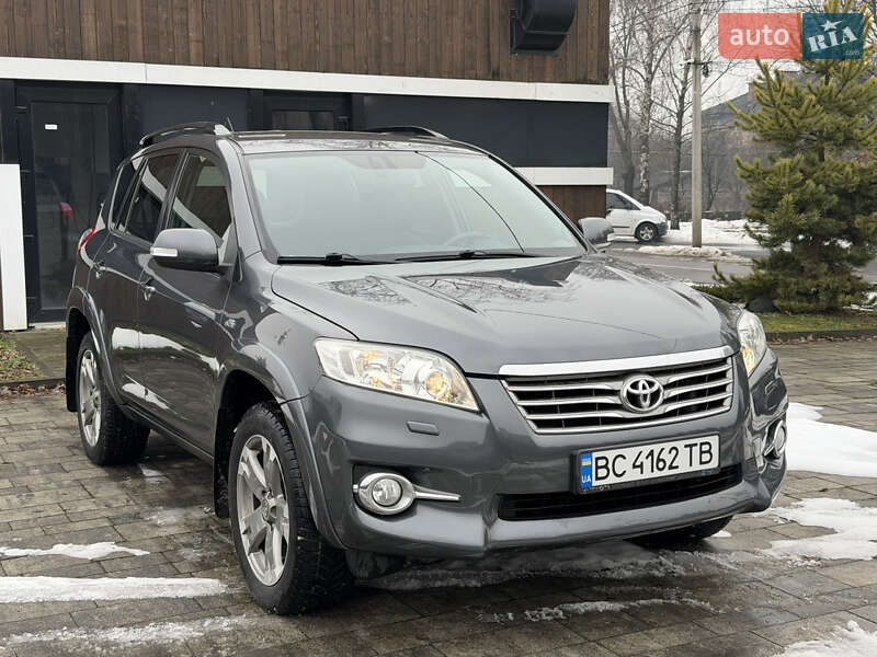 Toyota RAV4 2011