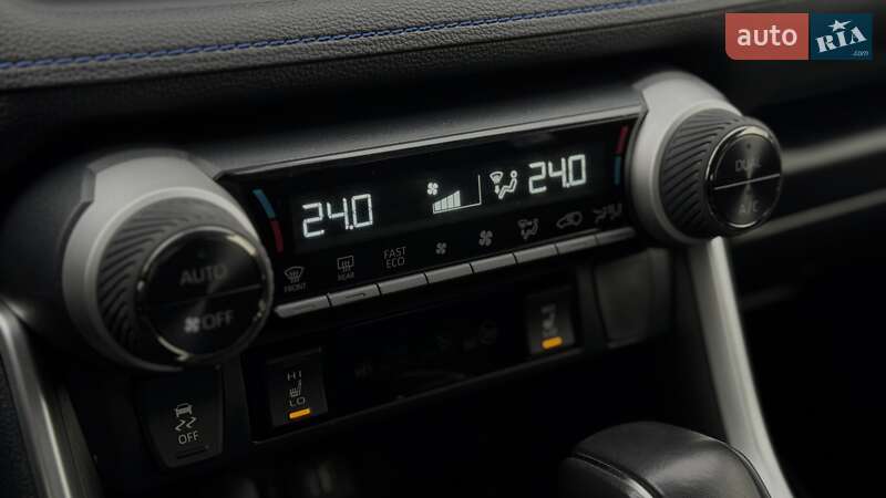 Внедорожник / Кроссовер Toyota RAV4 2024 в Чернигове