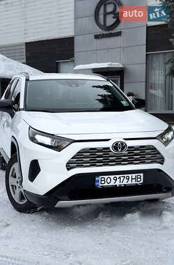 Внедорожник / Кроссовер Toyota RAV4 2021 в Тернополе